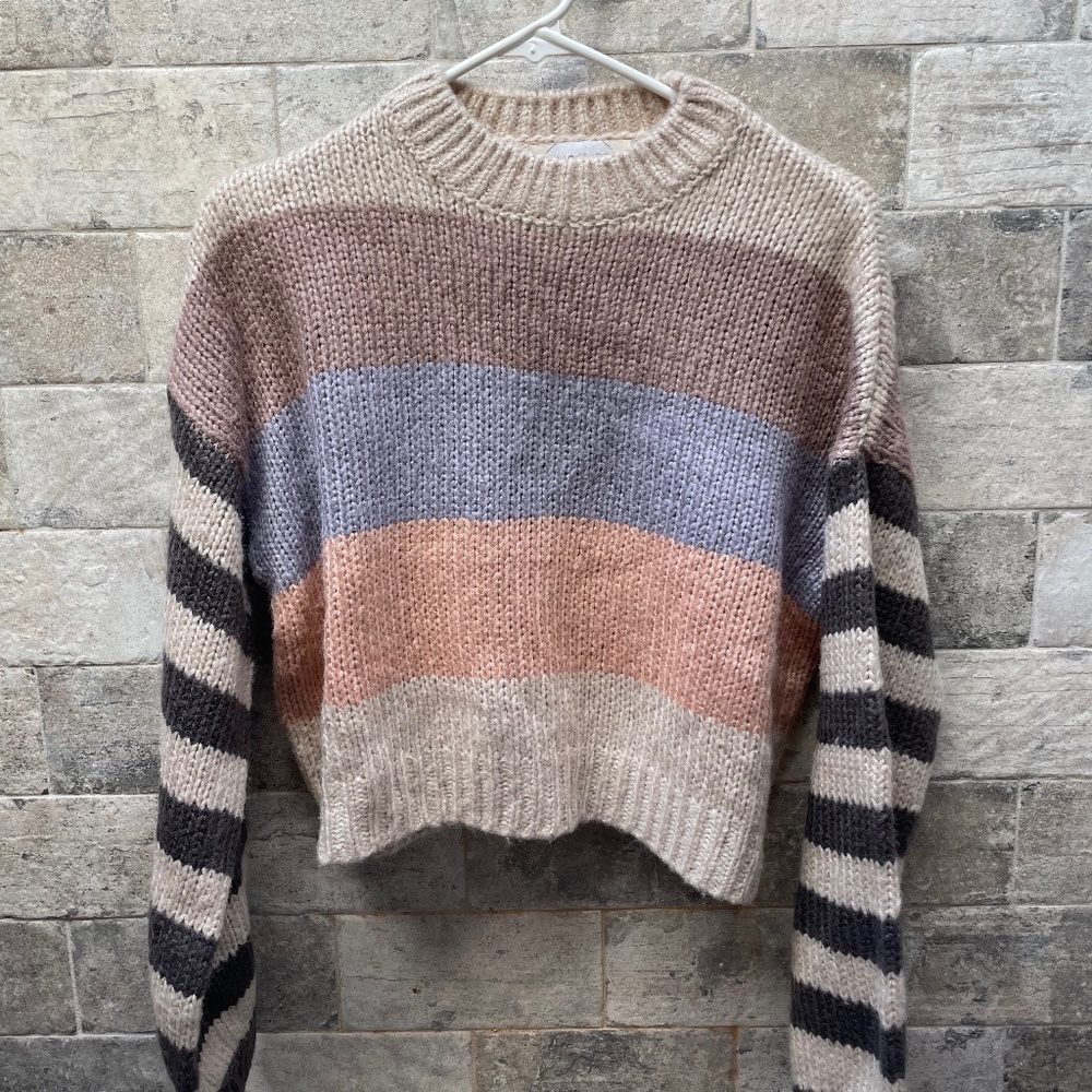 ❤️ STRIPED CROPPED SWEATER SIZE SMALL